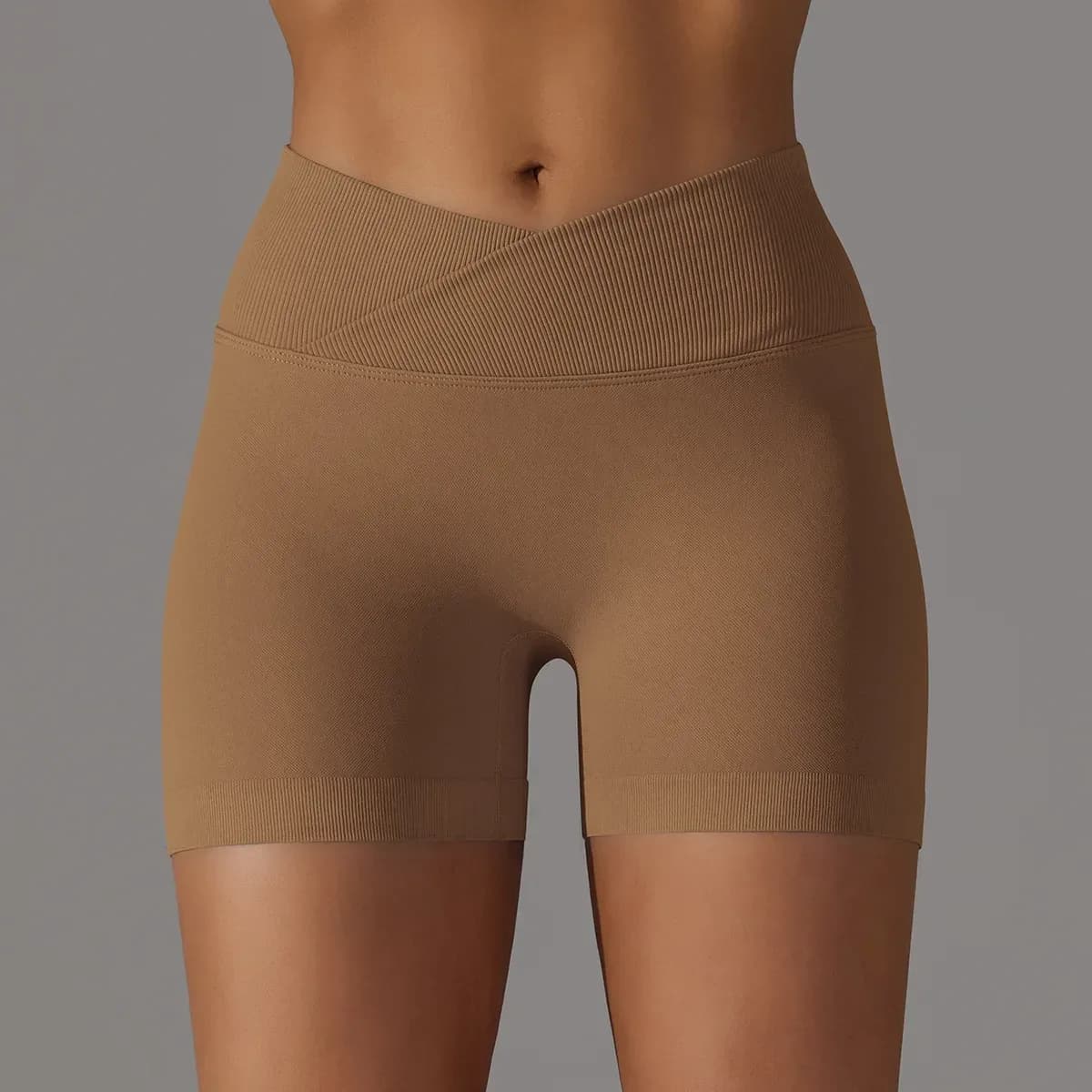 caramel seamless scrunch butt gym shorts with v waistband